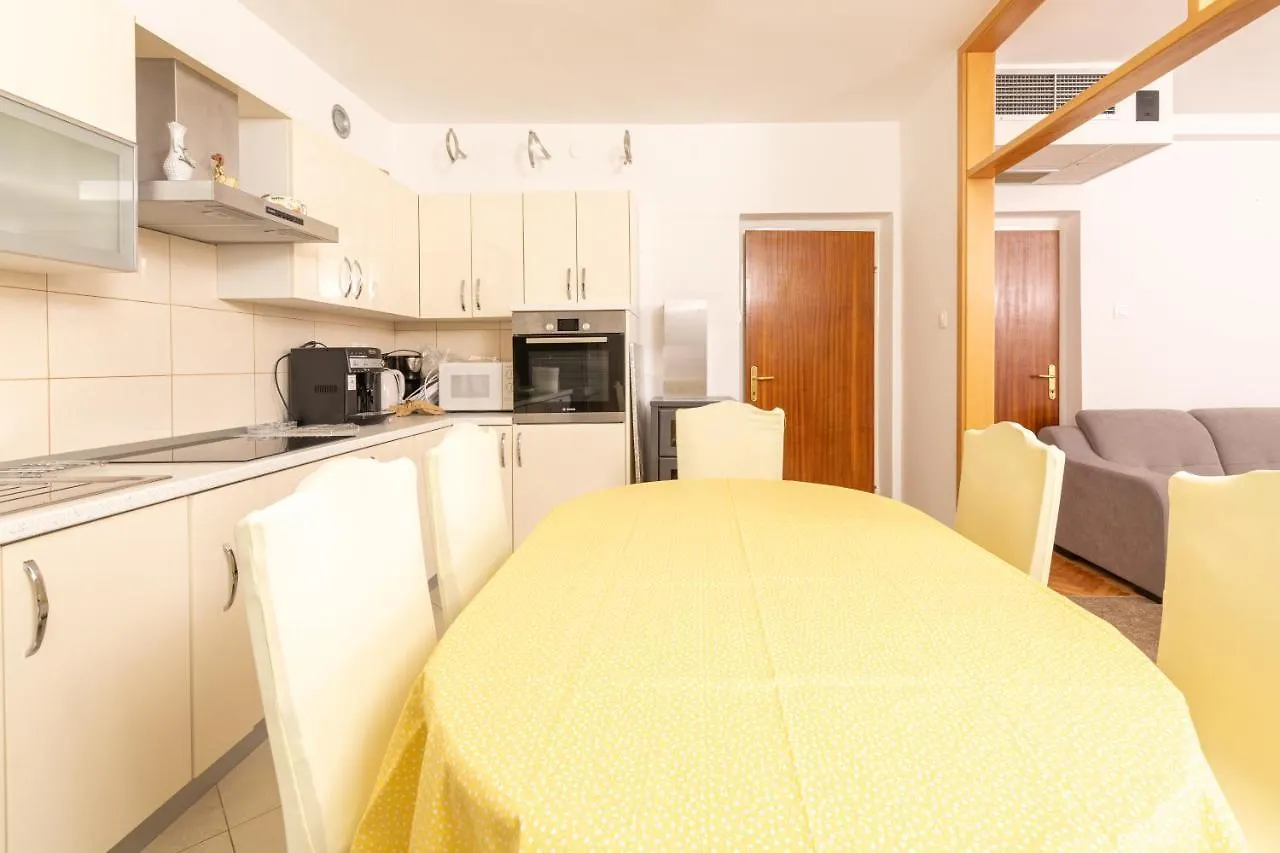Apartment Slonic Kastela