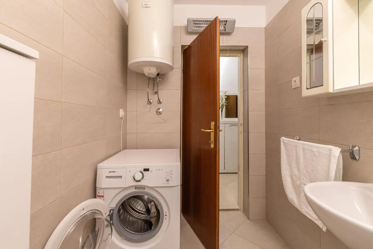 Apartment Slonic Kastela 0*,