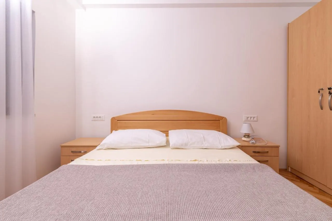 Apartment Slonic Kastela
