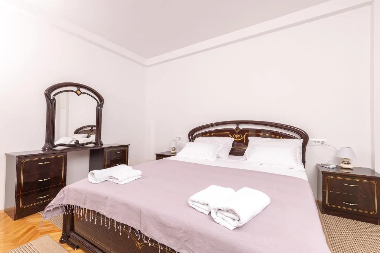 Apartment Slonic Kastela