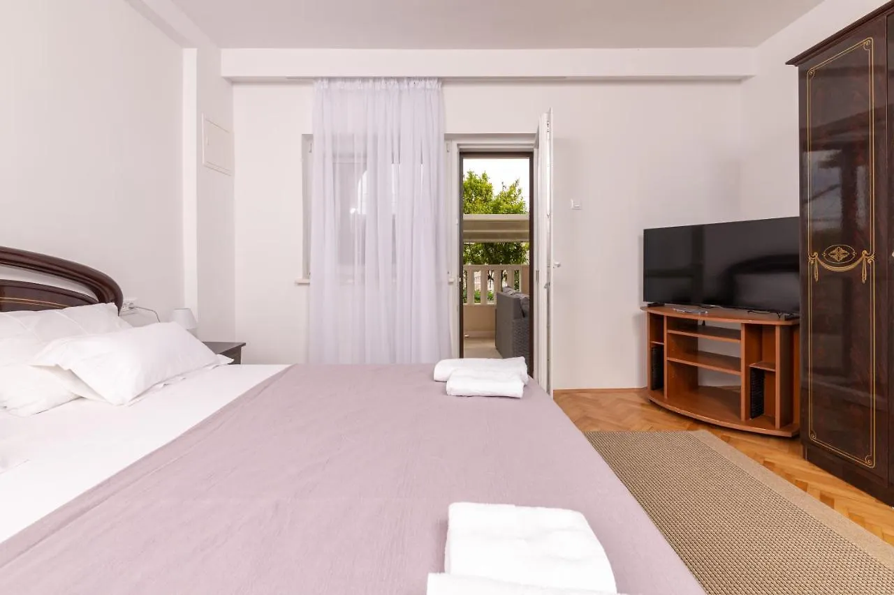 Apartment Slonic Kastela 0*,