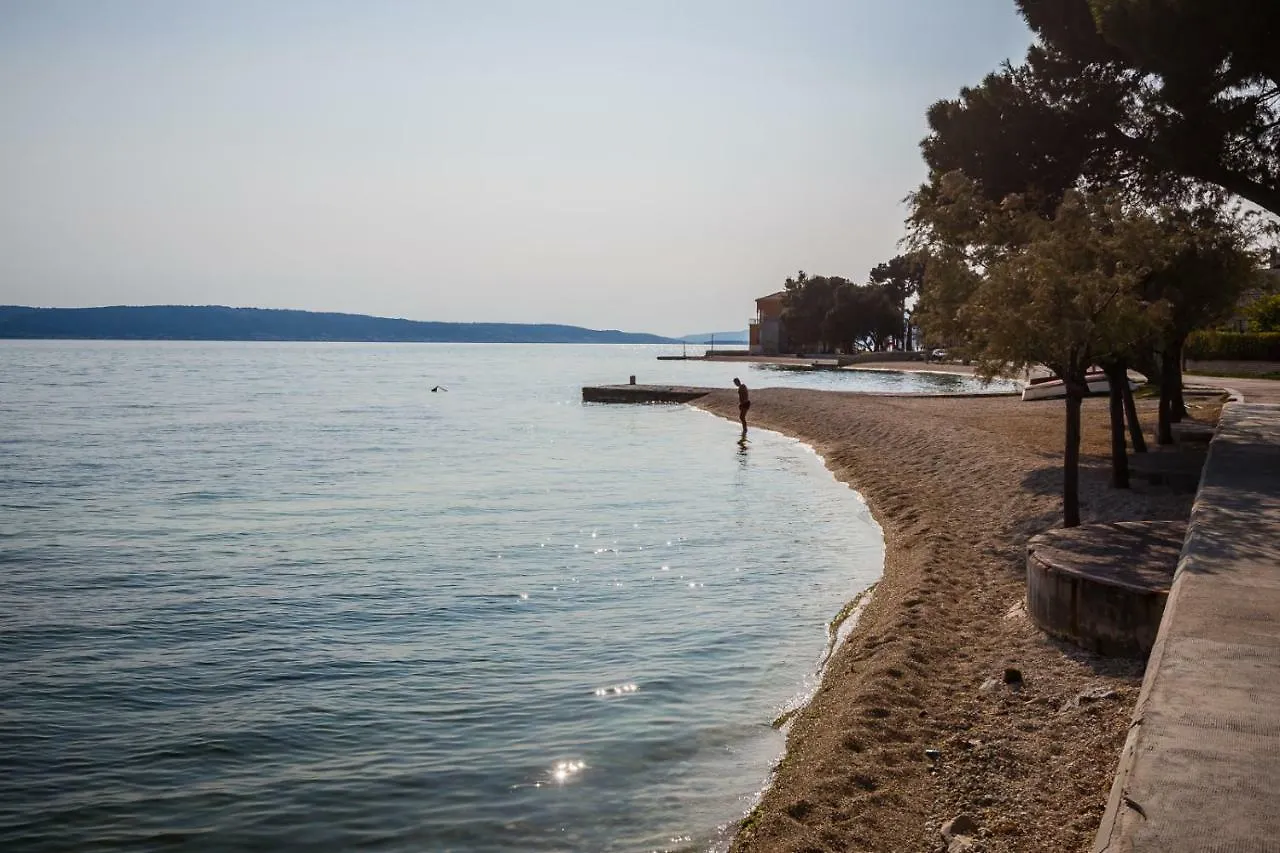 Apartment Slonic Kastela 0*,